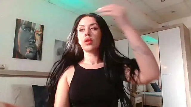 Snapshot of LaylaCruzRose chatting on 02.14.25 LaylaCruzRose online show from 02.14.25