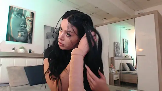 Snapshot of LaylaCruzRose chatting on 03.08.25 LaylaCruzRose online show from 03.08.25