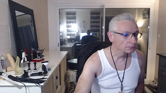 Snapshot of Goduleur69 chatting on 01.10.25 Goduleur69 online show from 01.10.25
