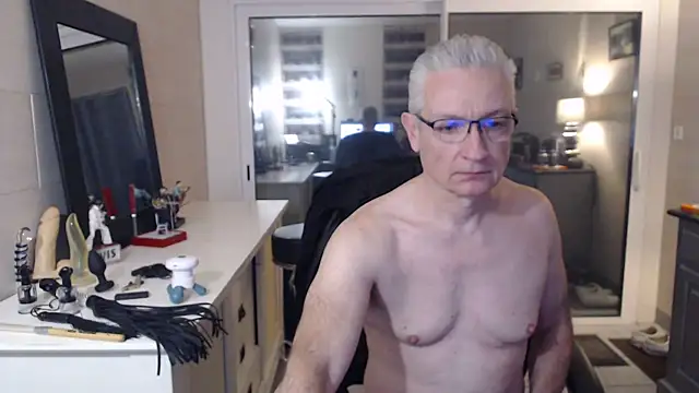 Snapshot of Goduleur69 chatting on 01.13.25 Goduleur69 online show from 01.13.25