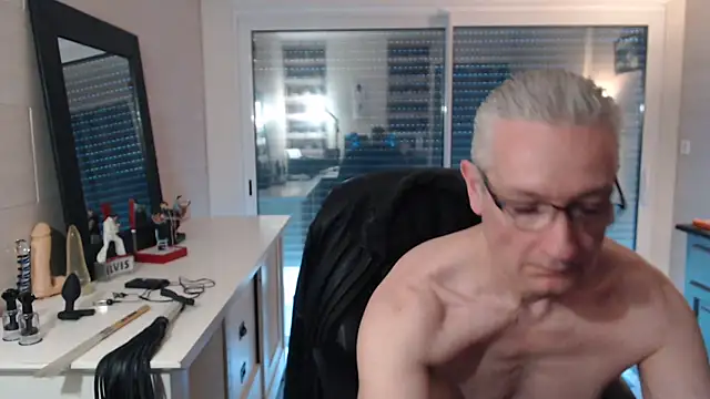 Snapshot of Goduleur69 chatting on 01.15.25 Goduleur69 online show from 01.15.25