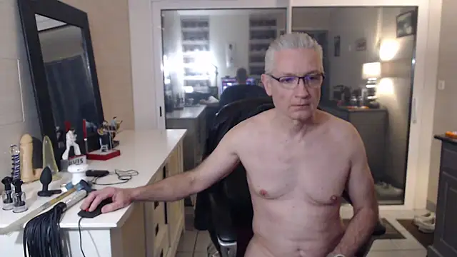 Snapshot of Goduleur69 chatting on 01.15.25 Goduleur69 online show from 01.15.25