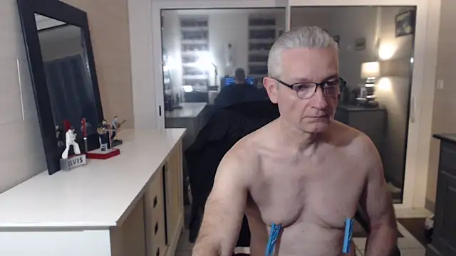 Snapshot of Goduleur69 chatting on 01.16.25 Goduleur69 online show from 01.16.25
