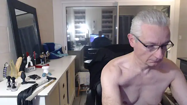 Snapshot of Goduleur69 chatting on 01.18.25 Goduleur69 online show from 01.18.25