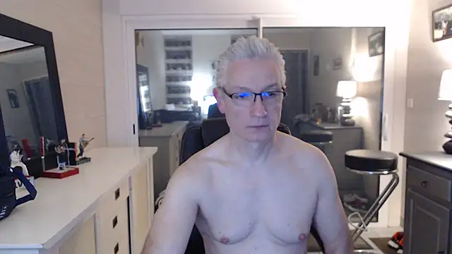 Snapshot of Goduleur69 chatting on 03.10.25 Goduleur69 online show from 03.10.25