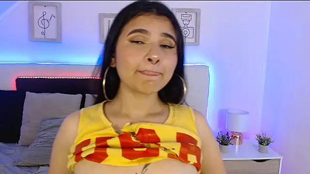 Snapshot of Tifanny_grey chatting on 12.20.24 Tifanny grey online show from 12.20.24