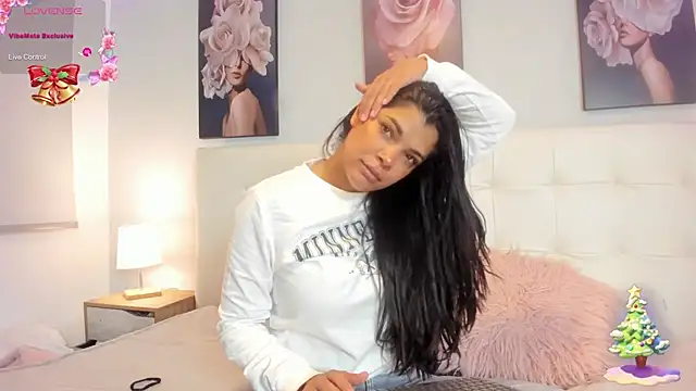 Snapshot of Sweetdreamses_ chatting on 12.27.24 Sweetdreamses  online show from 12.27.24
