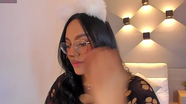 ellamontoya online show from 10.30.25