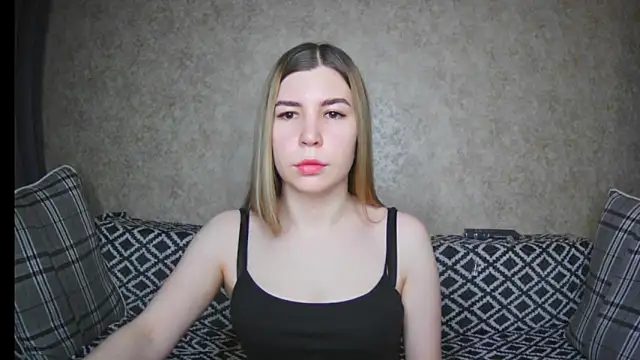 ElllaNuar online show from 12.12.24