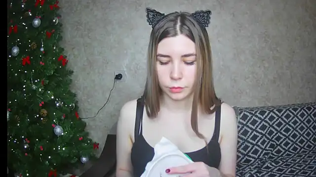 ElllaNuar online show from 01.20.25