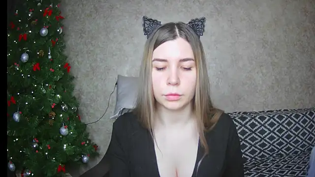 ElllaNuar online show from 01.28.25