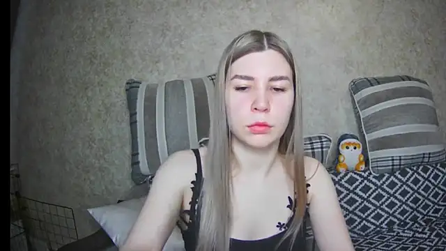 ElllaNuar online show from 03.17.25