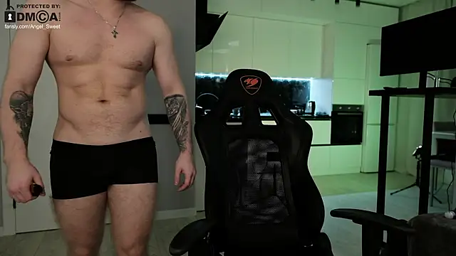 Snapshot of sweettooth21 chatting on 09.15.25 sweettooth21 online show from 09.15.25