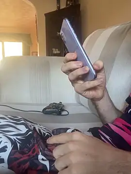 EE123458 online show from 11.17.25