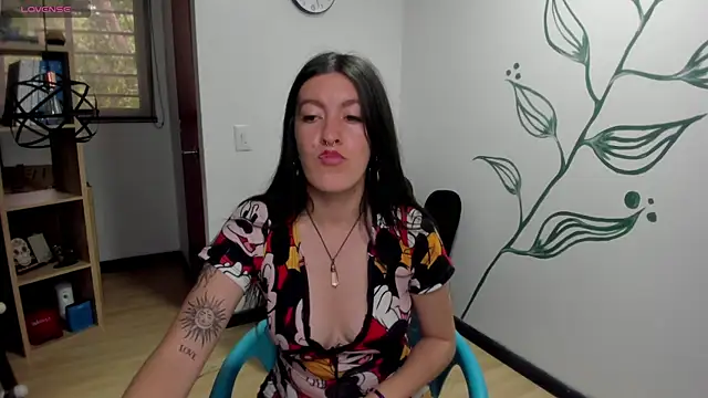 LiaCooper  online show from 12.13.24