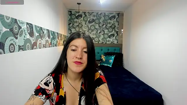 LiaCooper  online show from 01.23.25