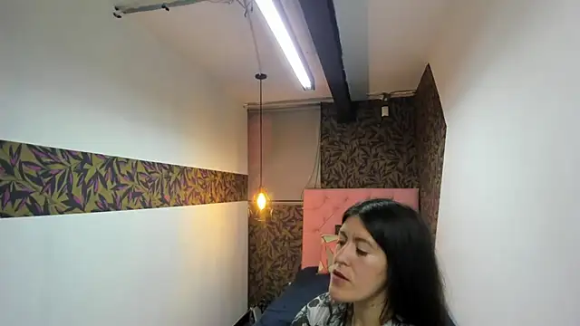 LiaCooper  online show from 03.06.25