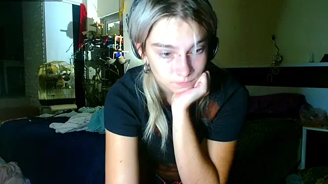 Sophie Bell online show from 09.10.25