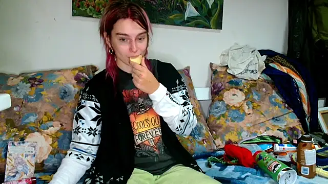 Sophie Bell online show from 10.02.25