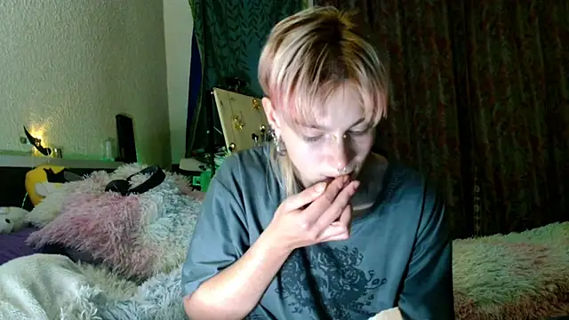 Sophie Bell online show from 05.15.26