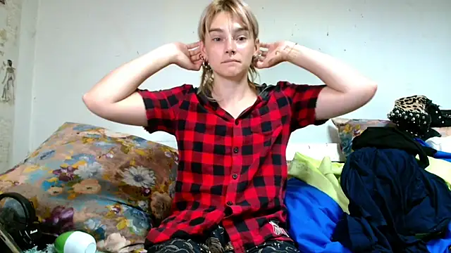 Snapshot of Sophie_Bell chatting on 06.23.26 Sophie Bell online show from 06.23.26