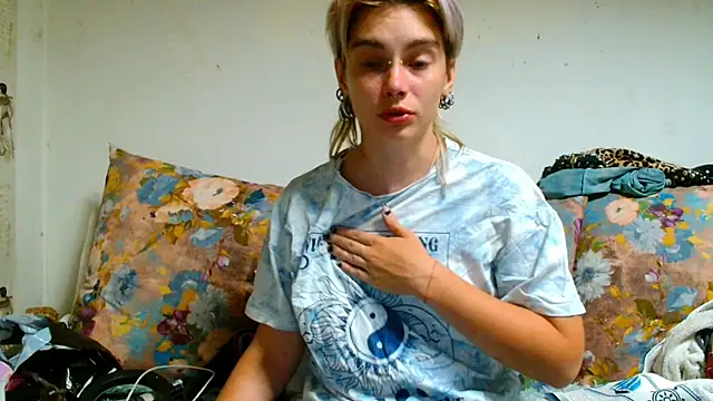 Snapshot of Sophie_Bell chatting on 07.04.26 Sophie Bell online show from 07.04.26