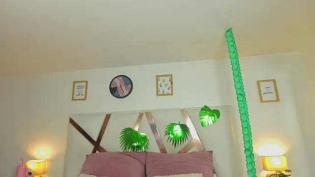 KendalMilleer online show from 03.16.25