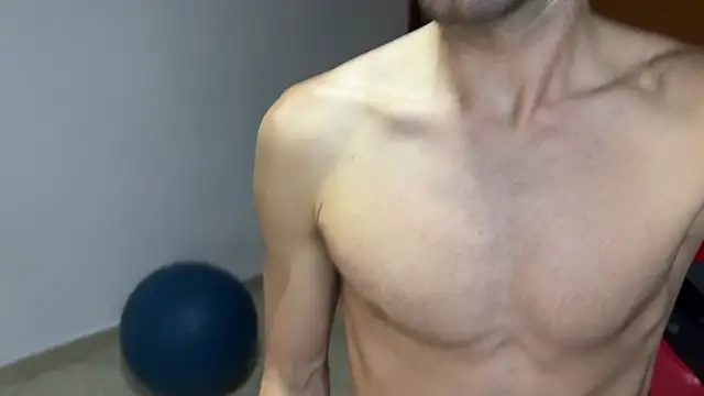 Snapshot of aquilesmade chatting on 12.05.24 aquilesmade online show from 12.05.24