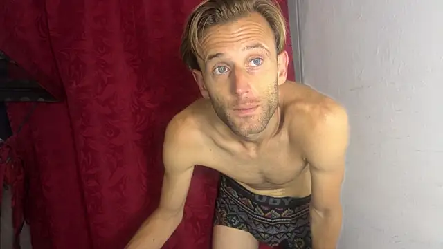 Snapshot of aquilesmade chatting on 10.08.25 aquilesmade online show from 10.08.25