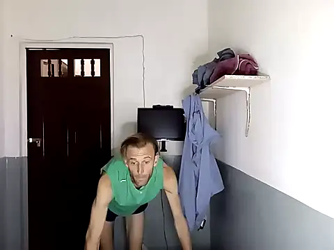 Snapshot of aquilesmade chatting on 11.07.25 aquilesmade online show from 11.07.25