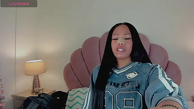 Snapshot of Nicole_Paradise chatting on 10.07.25 Nicole Paradise online show from 10.07.25