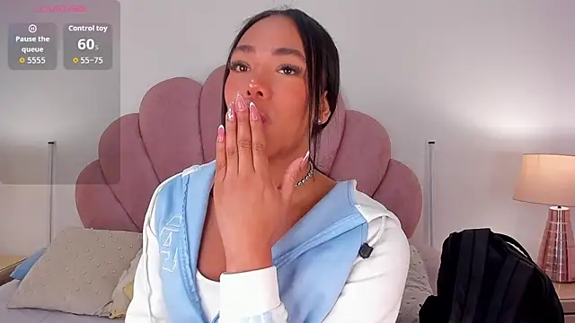 Snapshot of Nicole_Paradise chatting on 02.19.26 Nicole Paradise online show from 02.19.26