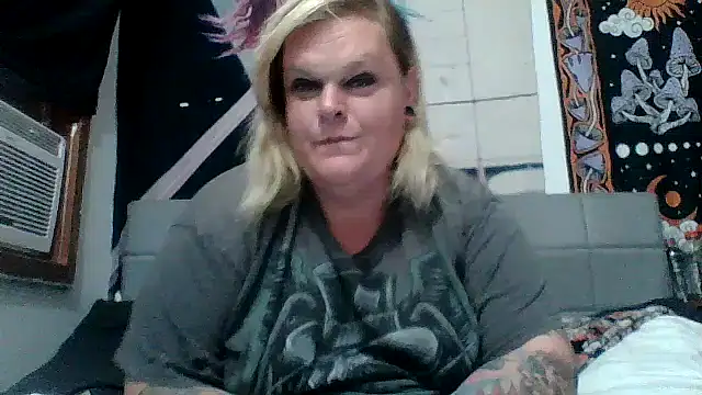 Snapshot of Trans_Girl_next_door420 chatting on 07.04.26 Trans Girl next door420 online show from 07.04.26