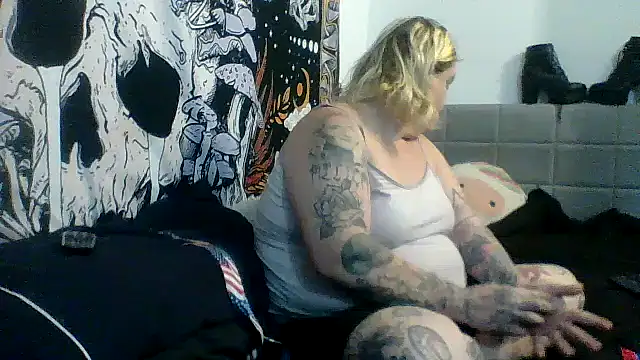 Snapshot of Trans_Girl_next_door420 chatting on 08.05.26 Trans Girl next door420 online show from 08.05.26