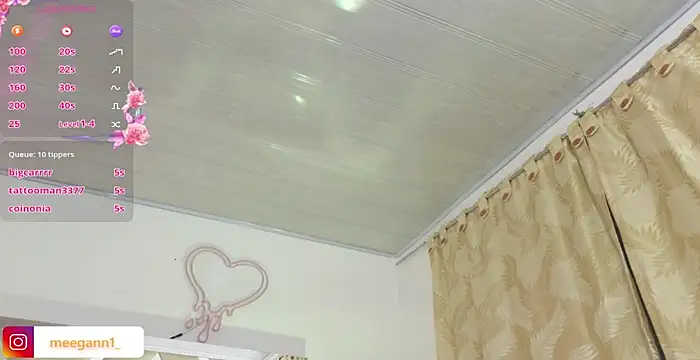 Snapshot of meggan_tay chatting on 01.10.25 meggan tay online show from 01.10.25