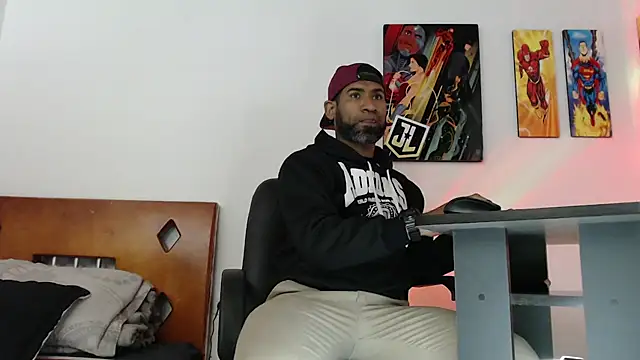 Snapshot of Enriblack92 chatting on 12.30.24 Enriblack92 online show from 12.30.24