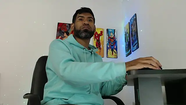 Snapshot of Enriblack92 chatting on 12.30.24 Enriblack92 online show from 12.30.24