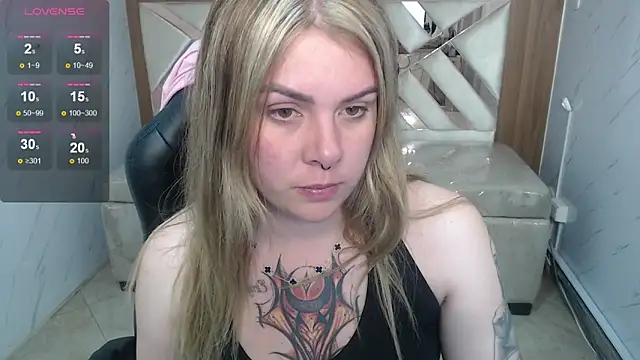 Snapshot of Paula_b_ chatting on 05.11.26 Paula b online show from 05.11.26
