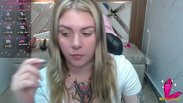Snapshot of Paula_b_ chatting on 05.14.26 Paula b online show from 05.14.26