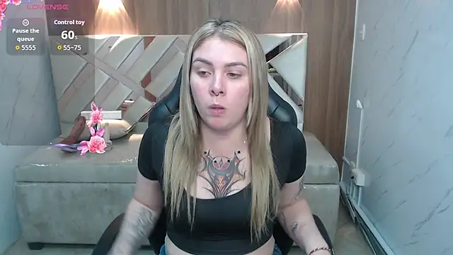 Snapshot of Paula_b_ chatting on 05.16.26 Paula b online show from 05.16.26