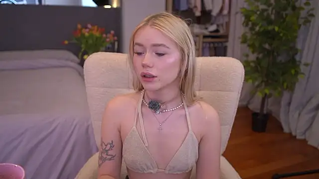 LexieLoree online show from 03.13.26