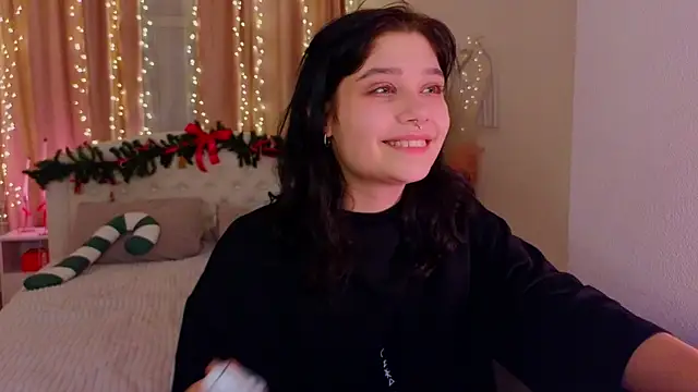 Snapshot of ari_rari chatting on 01.15.25 ari rari online show from 01.15.25