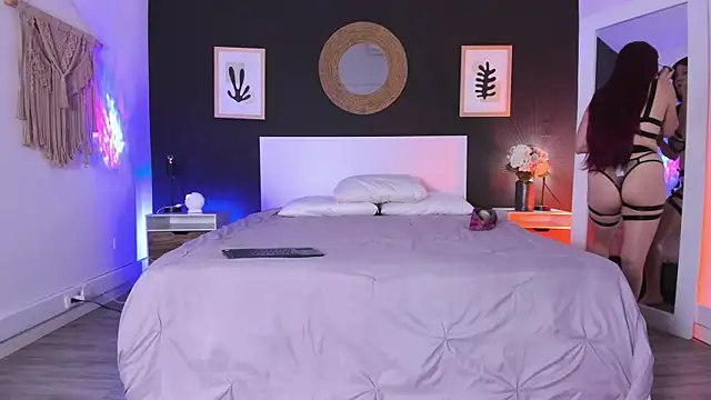 VioletPaket online show from 09.24.25