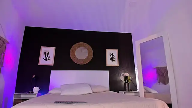 VioletPaket online show from 10.03.25