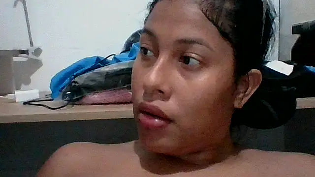 Snapshot of Kitra_New chatting on 02.18.26 Kitra New online show from 02.18.26