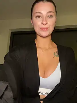 Mia-Minou online show from 02.02.26