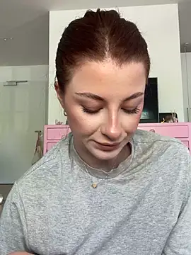 Mia-Minou online show from 04.26.26