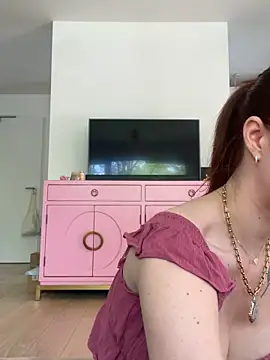 Mia-Minou online show from 04.27.26