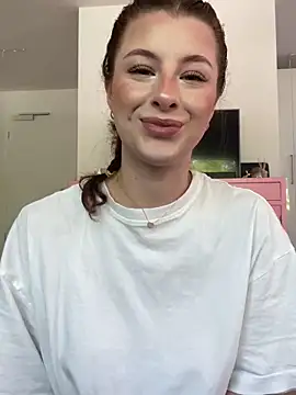 Mia-Minou online show from 05.04.26