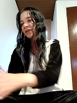 Snapshot of Isabella_21x chatting on 04.27.26 Isabella 21x online show from 04.27.26